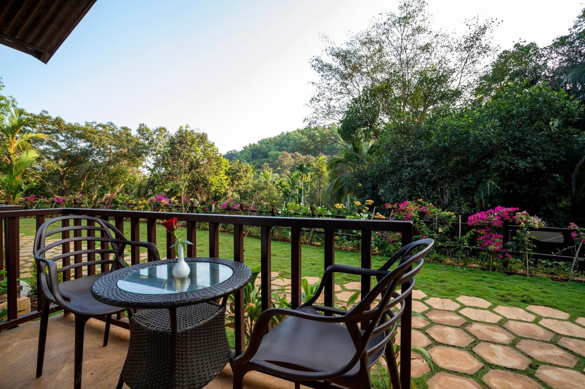 Hotel Stone Wood Premier Gokarna Gokarna  Exterior foto