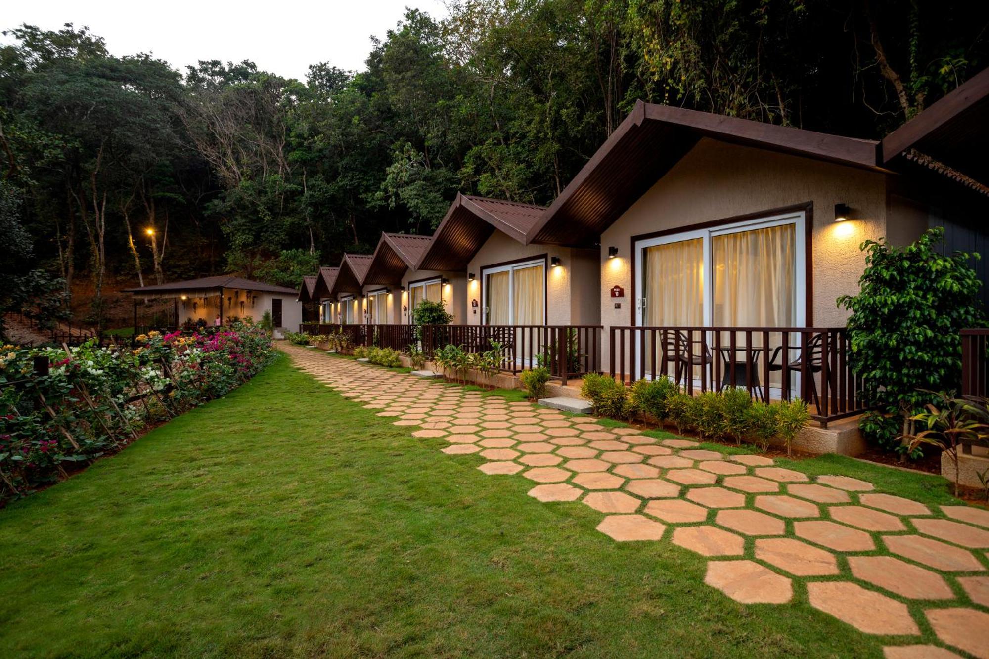 Hotel Stone Wood Premier Gokarna Gokarna  Exterior foto