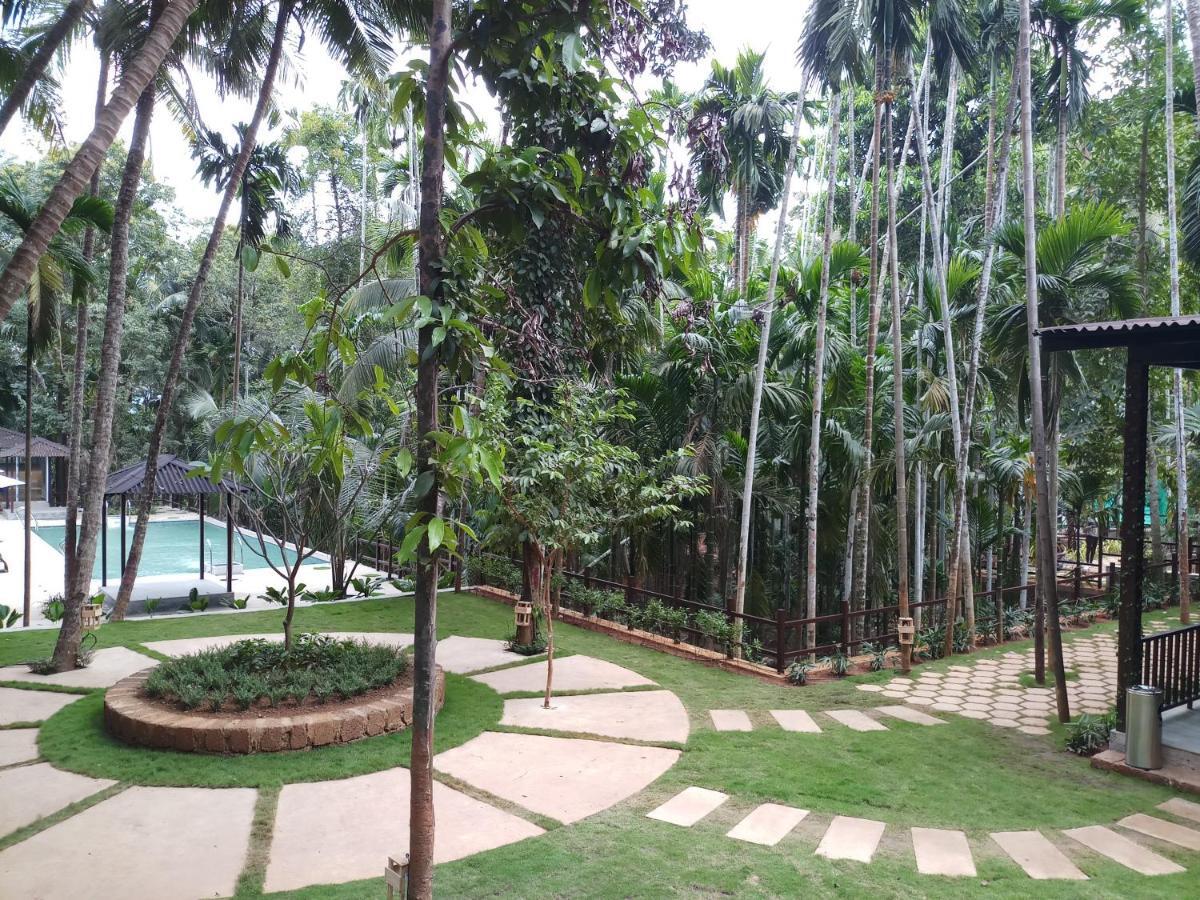 Hotel Stone Wood Premier Gokarna Gokarna  Exterior foto